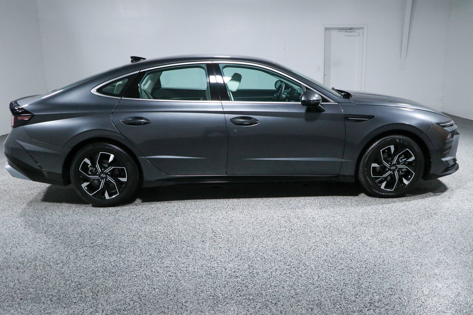 Used 2024 Hyundai Sonata SEL FWD image 6