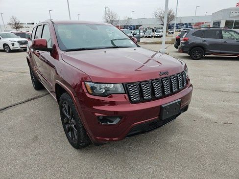 Used 2018 Jeep Grand Cherokee Altitude image 8