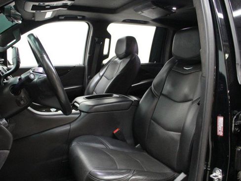 Used 2020 Cadillac Escalade ESV Platinum image 8