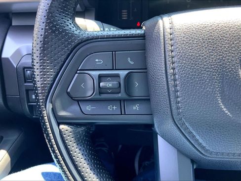 Used 2025 Toyota Tacoma SR5 AWD/4WD image 23