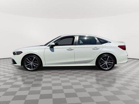 Used 2022 Honda Civic Touring image 5