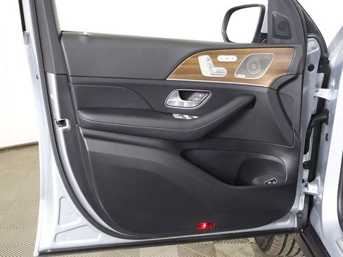 Used 2024 Mercedes-Benz GLE 350 4MATIC image 28