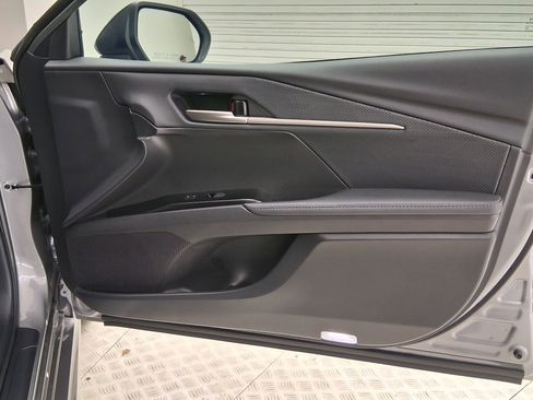 Used 2025 Toyota Camry XSE image 36