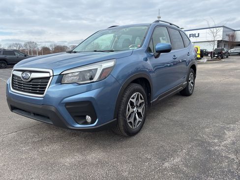 Used 2021 Subaru Forester Premium image 1