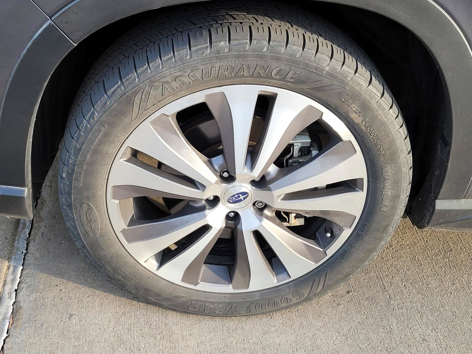 Used 2020 Subaru Ascent Limited w/ Technology Package AWD/4WD image 2