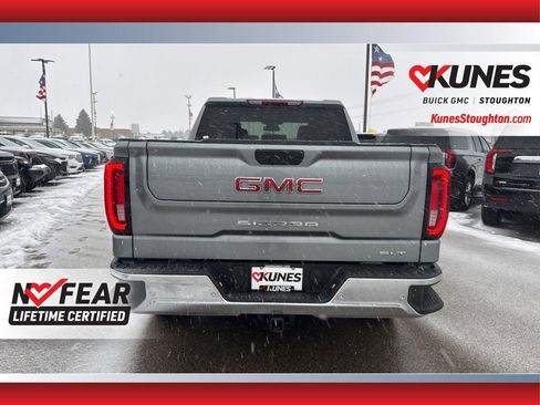Used 2025 GMC Sierra 1500 SLT image 10