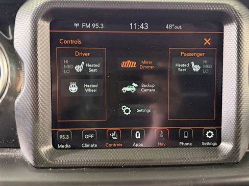 Used 2022 Jeep Wrangler Unlimited Sahara AWD/4WD image 19