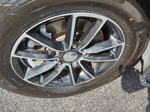 Used 2018 Dodge Grand Caravan SXT w/ Blacktop Package FWD image 39