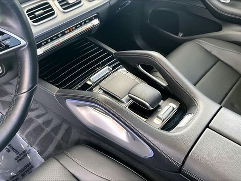 Used 2024 Mercedes-Benz GLS 450 4MATIC image 15
