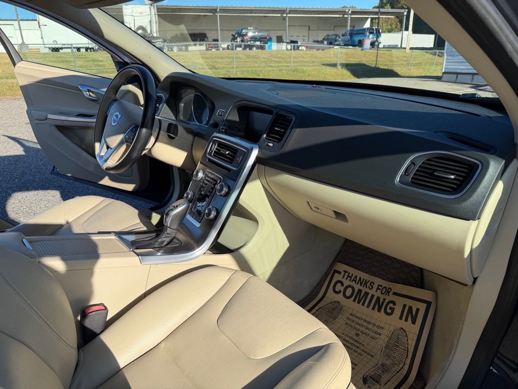 Used 2015 Volvo S60 T5 Platinum FWD image 17