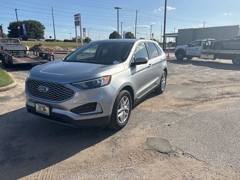 Used 2024 Ford Edge SEL image 5