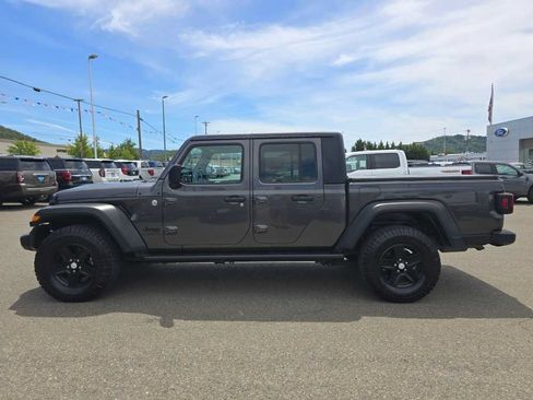 Used 2020 Jeep Gladiator Sport w/ Quick Order Package 24S AWD/4WD image 2