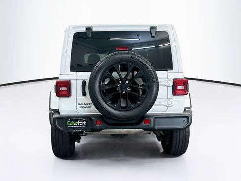 Used 2025 Jeep Wrangler Unlimited Sahara w/ Safety Group AWD/4WD image 7