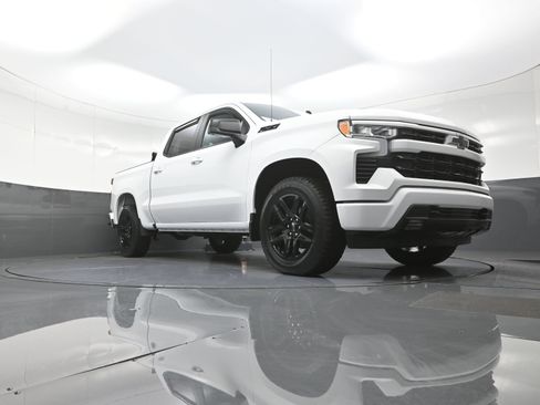 Used 2023 Chevrolet Silverado 1500 RST w/ Z71 Off-Road Package image 9