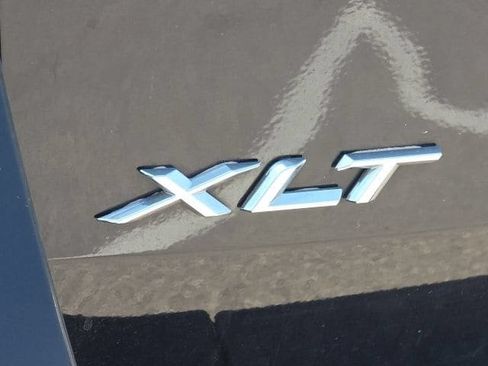 Used 2020 Ford Explorer XLT w/ Equipment Group 202A AWD/4WD image 12