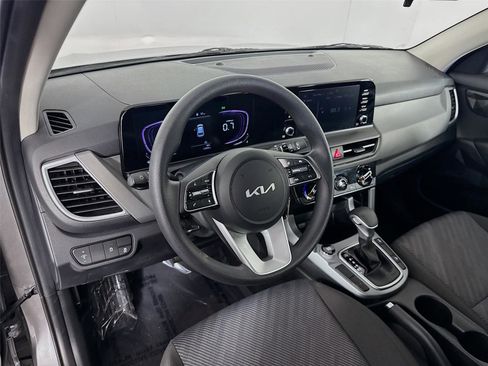 Certified 2026 Kia Seltos LX AWD/4WD image 9