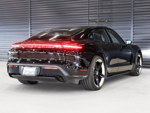 Used 2021 Porsche Taycan Turbo image 10