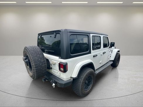 Used 2019 Jeep Wrangler Unlimited Sahara AWD/4WD image 12