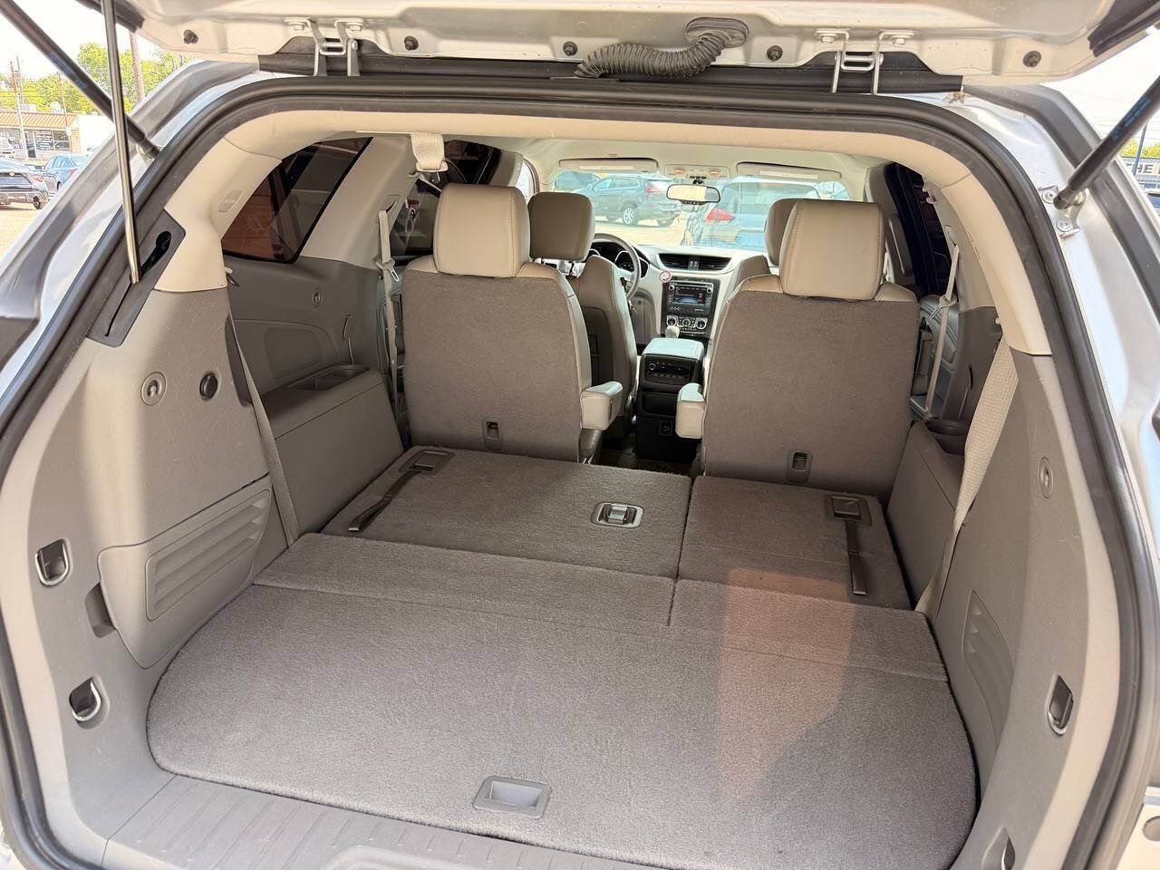 Used 2017 Chevrolet Traverse LT FWD image 29