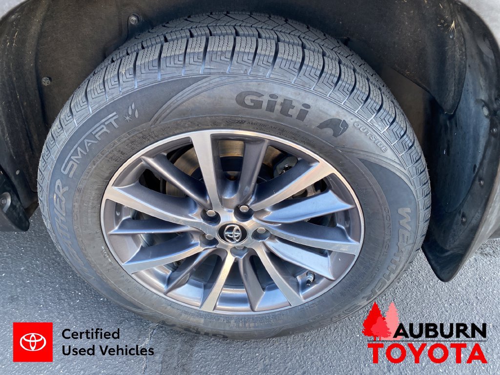 Certified 2019 Toyota Highlander XLE w/ Carpet Mat Package (TMS) AWD/4WD image 24