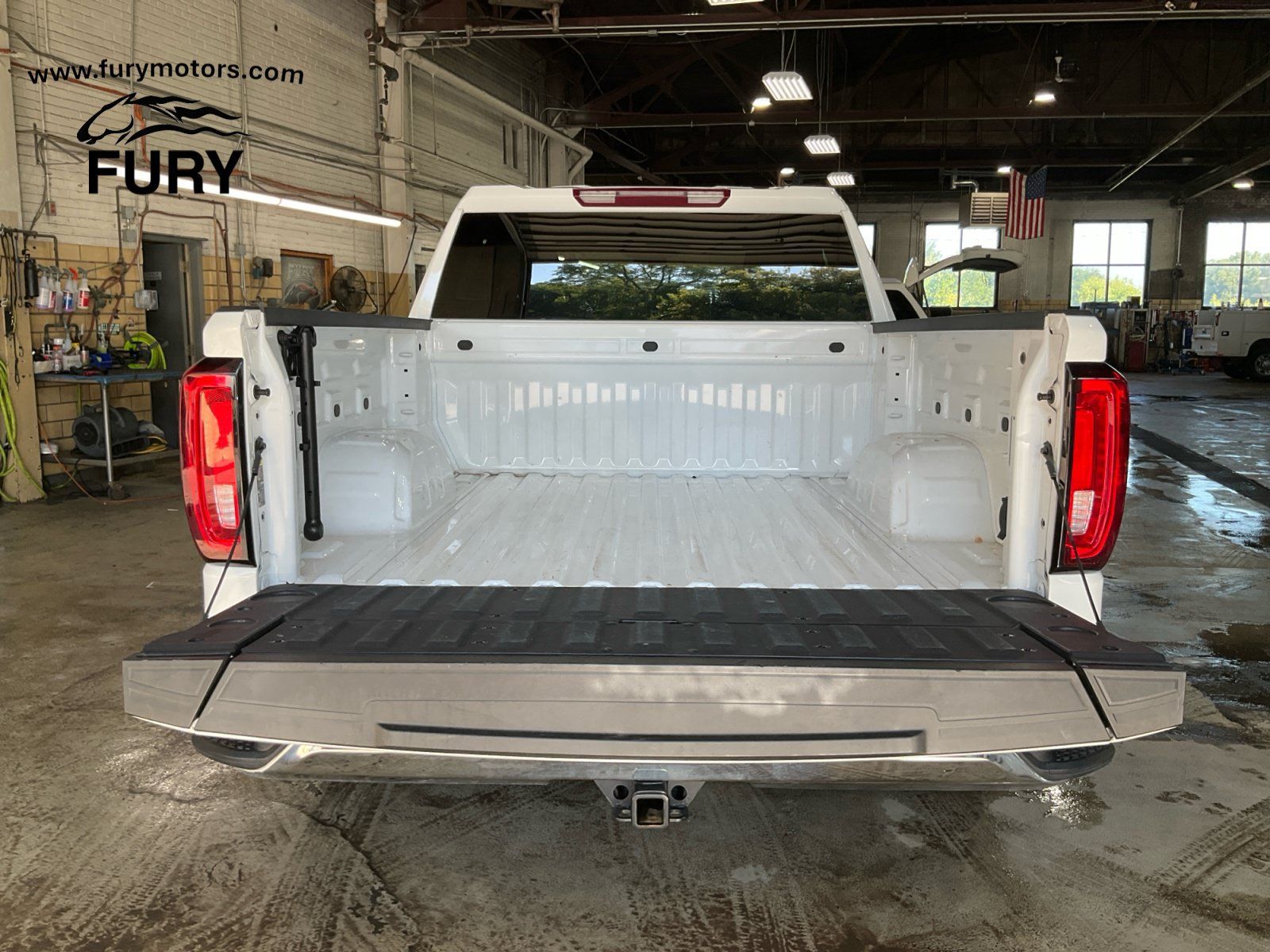 Used 2025 GMC Sierra 1500 SLT AWD/4WD image 22