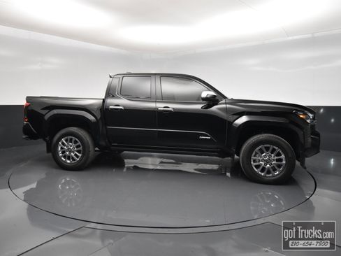 Used 2024 Toyota Tacoma Limited w/ Limited Package (LT) AWD/4WD image 50