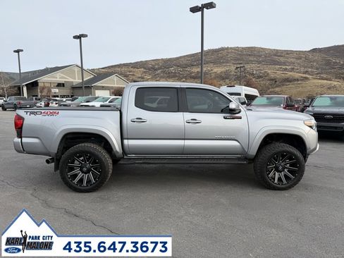 Used 2019 Toyota Tacoma TRD Sport image 6