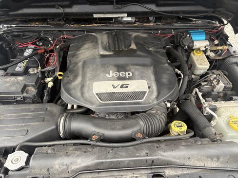 Used 2012 Jeep Wrangler Sport image 28