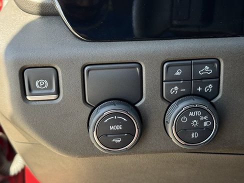 Used 2024 Chevrolet Silverado 1500 LTZ w/ LTZ Convenience Package II RWD image 24