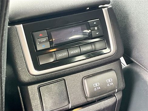 Used 2022 Subaru Ascent Onyx Edition image 22