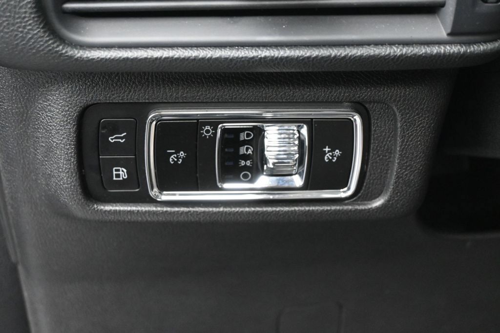 Used 2024 Lincoln Corsair Grand Touring AWD/4WD image 16