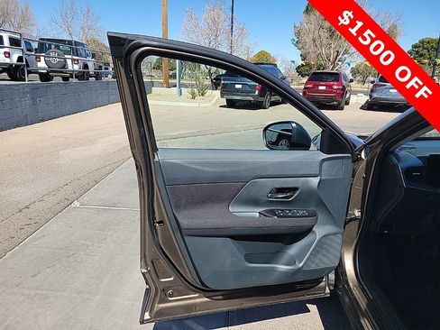 New 2025 Nissan Kicks S image 11