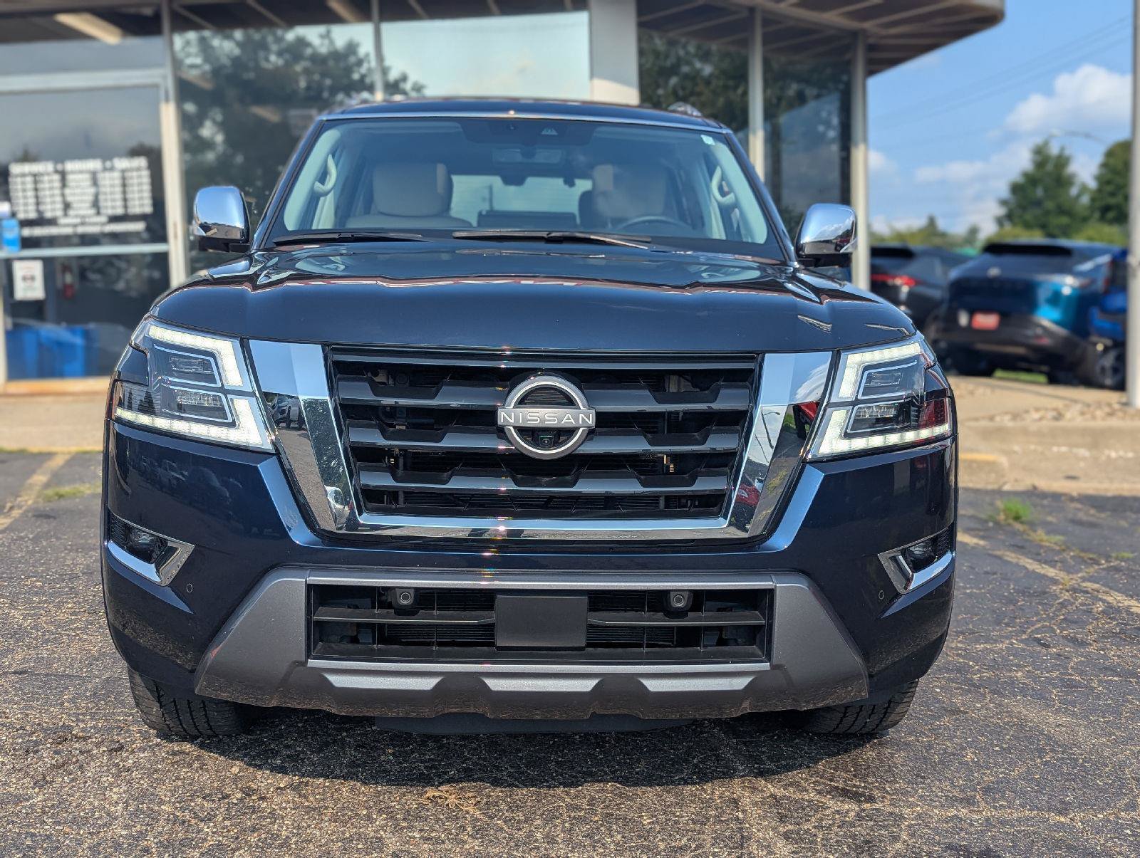 Used 2023 Nissan Armada Platinum w/ Captain's Chairs Package AWD/4WD image 8
