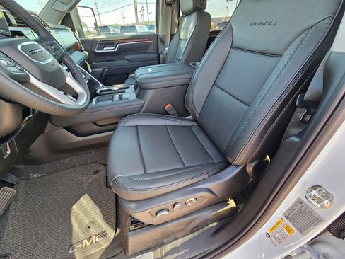 New 2026 GMC Sierra 2500 Denali w/ Denali Reserve Package image 21