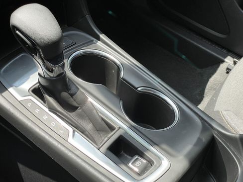 Used 2024 Chevrolet Equinox LT FWD image 27