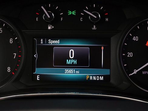 Used 2021 Buick Encore Preferred image 25