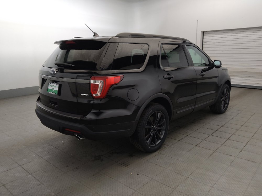 Used 2019 Ford Explorer XLT w/ Equipment Group 202A AWD/4WD image 9