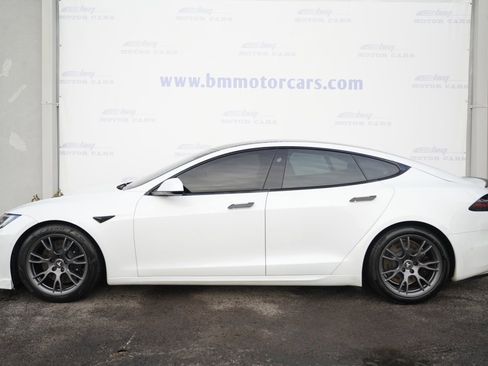 Used 2022 Tesla Model S Plaid image 8