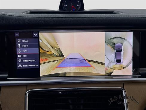 Used 2021 Porsche Panamera image 20