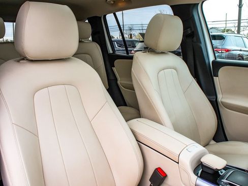 Used 2022 Mercedes-Benz GLB 250 4MATIC image 42