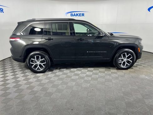 Used 2024 Jeep Grand Cherokee Limited AWD/4WD image 7