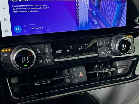 Used 2023 Toyota Highlander XLE image 23