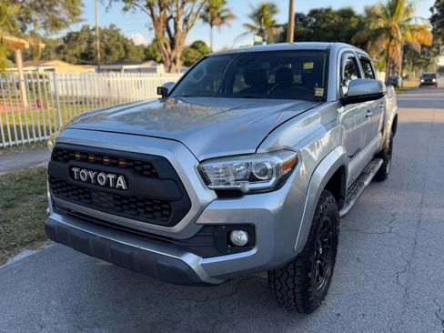 Used 2018 Toyota Tacoma SR5 image 7