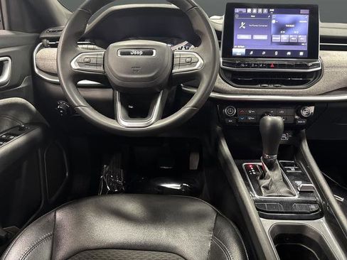 Used 2023 Jeep Compass Latitude image 33