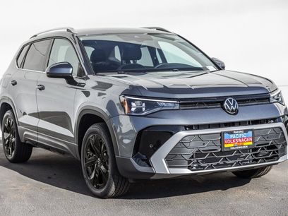 New 2025 Volkswagen Taos SE
