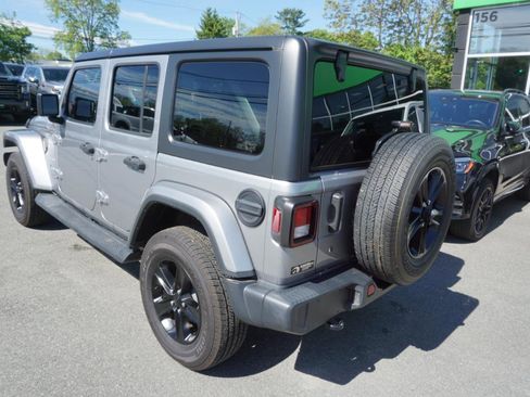Used 2020 Jeep Wrangler Unlimited Sahara AWD/4WD image 7