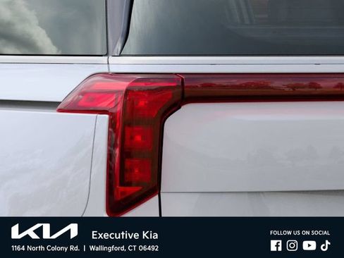 New 2026 Kia Carnival FWD image 11