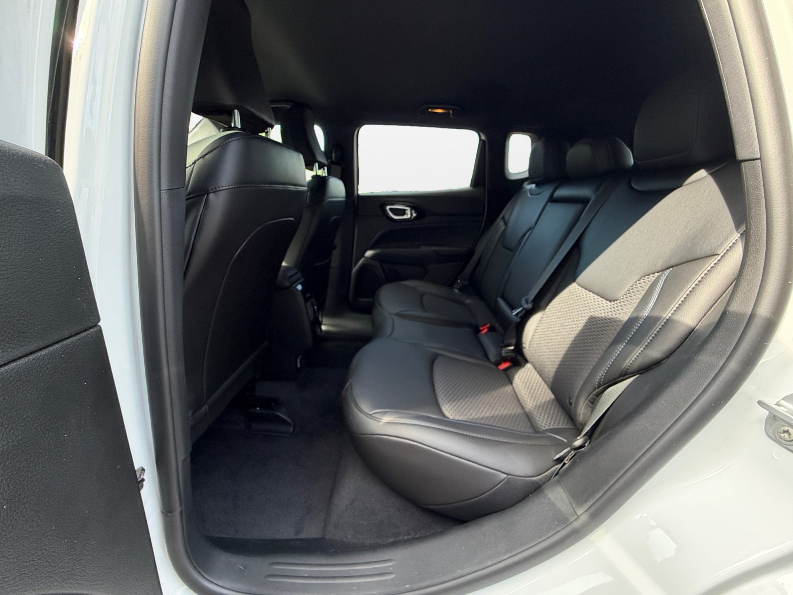 New 2026 Jeep Compass Latitude AWD/4WD image 17