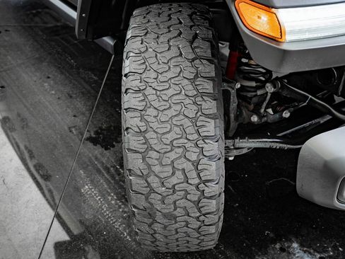 Used 2024 Jeep Wrangler Unlimited image 46