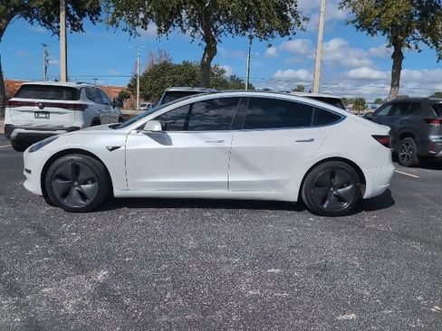 Used 2020 Tesla Model 3 Standard Range Plus image 3